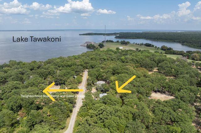 2895 Honey Bee Lane, Wills Point, TX 75169