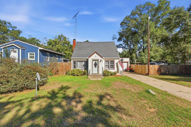 1424 West Street, Muskegon, MI 49442
