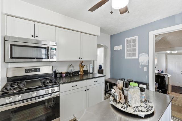 1424 West Street, Muskegon, MI 49442