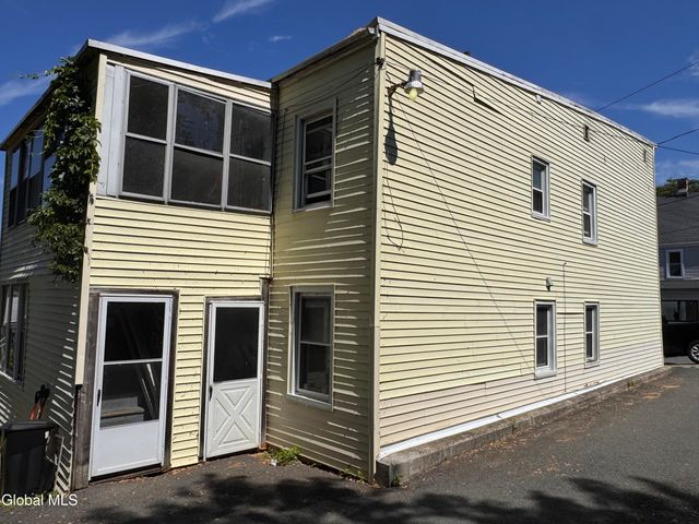 8 John Street, Rensselaer, NY 12144