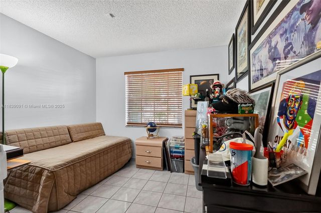 19611 NW 82nd Ct, Hialeah, FL 33015