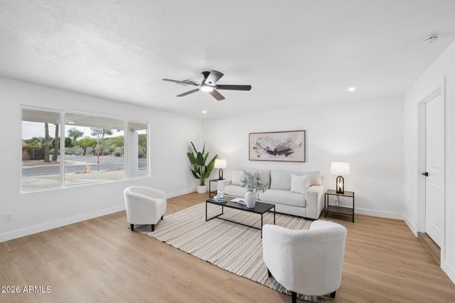 3402 E DAHLIA Drive, Phoenix, AZ 85032