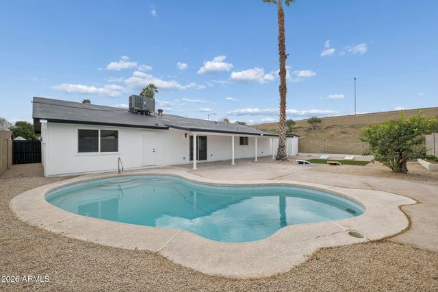 3402 E DAHLIA Drive, Phoenix, AZ 85032