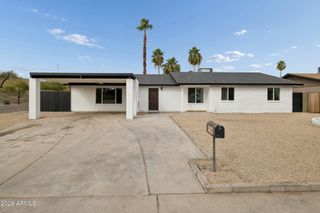 3402 E DAHLIA Drive, Phoenix, AZ 85032
