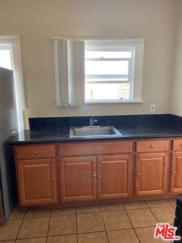4535 W 11Th Place, Los Angeles, CA 90019