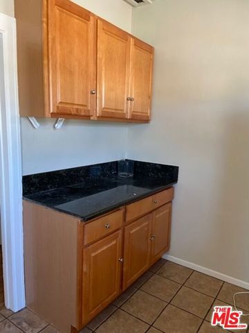 4535 W 11Th Place, Los Angeles, CA 90019
