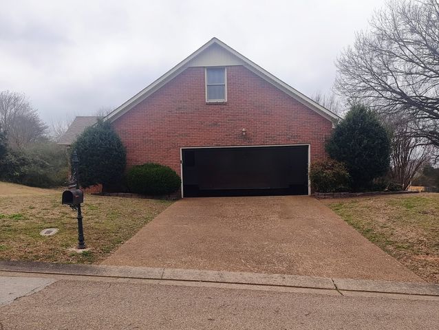 12 Brookstone Pl, Jackson, TN 38305