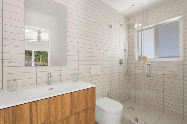 1040 NE 85th St, Miami, FL 33138