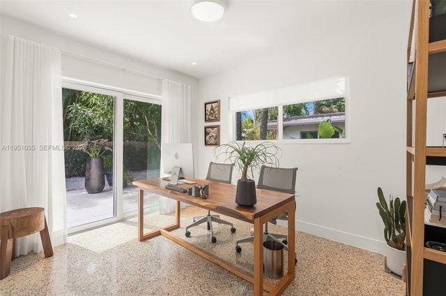 1040 NE 85th St, Miami, FL 33138