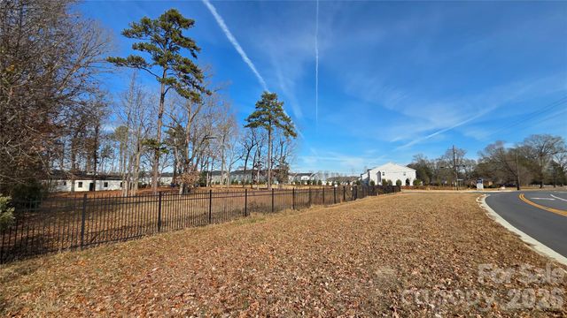 9121 Hutchinson Lane, Charlotte, NC 28216