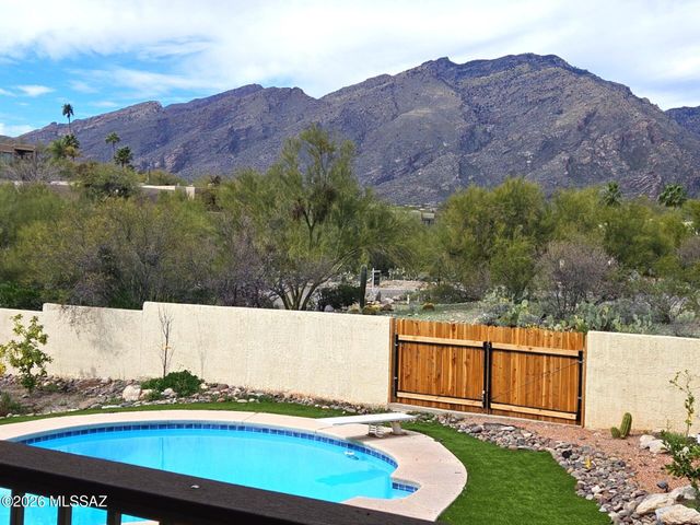 6610 E Circulo Invierno, Tucson, AZ 85750