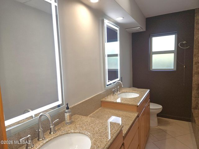 6610 E Circulo Invierno, Tucson, AZ 85750