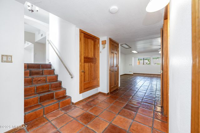 6610 E Circulo Invierno, Tucson, AZ 85750