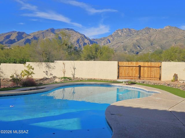 6610 E Circulo Invierno, Tucson, AZ 85750