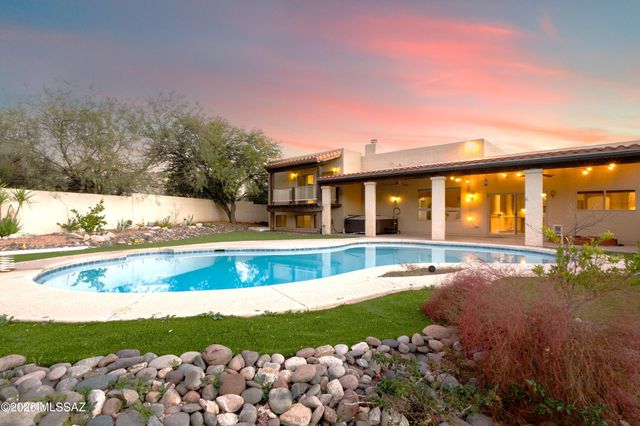 6610 E Circulo Invierno, Tucson, AZ 85750