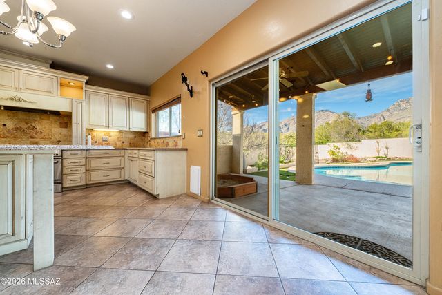 6610 E Circulo Invierno, Tucson, AZ 85750