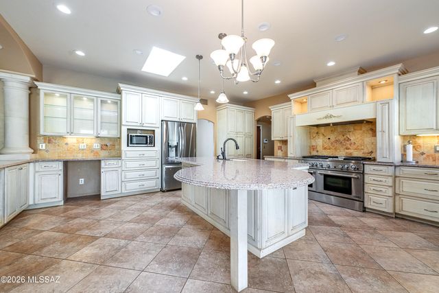 6610 E Circulo Invierno, Tucson, AZ 85750