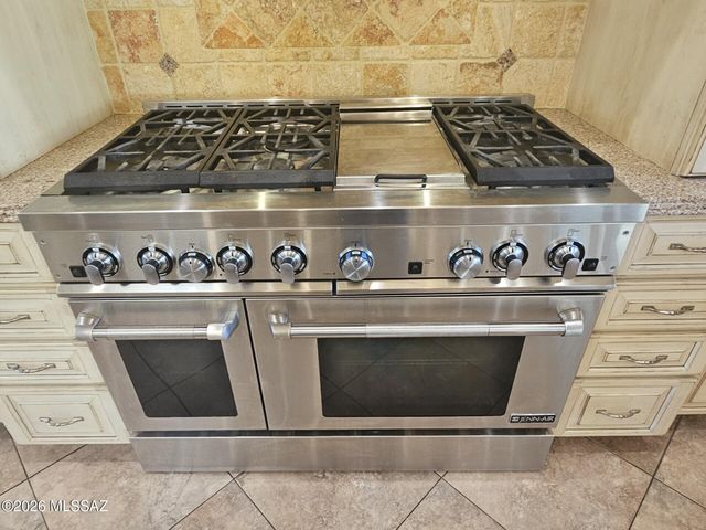 6610 E Circulo Invierno, Tucson, AZ 85750