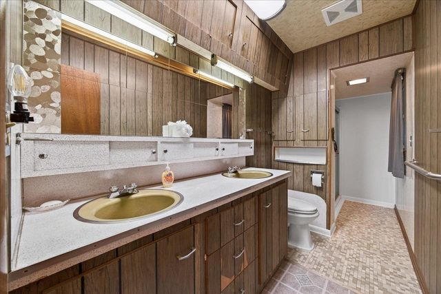 906 ALTA ST, Staunton, VA 24401
