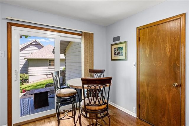 9010 W 104th Terrace, Overland Park, KS 66212