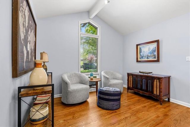 9010 W 104th Terrace, Overland Park, KS 66212