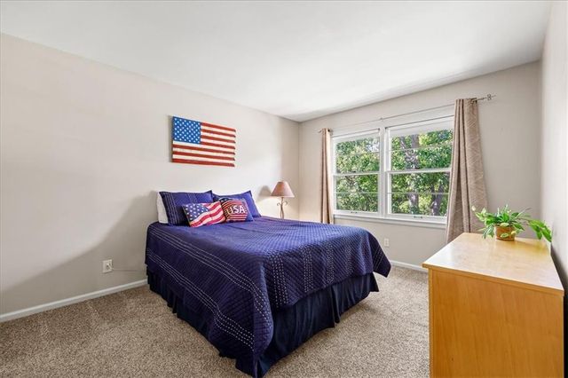 9010 W 104th Terrace, Overland Park, KS 66212