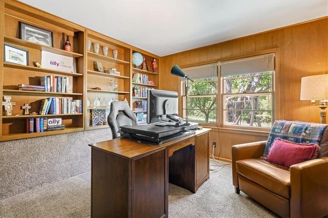 9010 W 104th Terrace, Overland Park, KS 66212