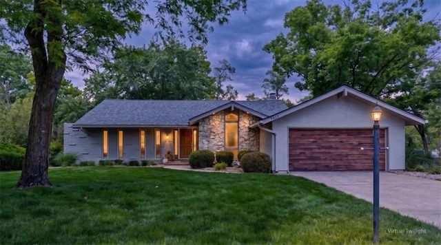 9010 W 104th Terrace, Overland Park, KS 66212