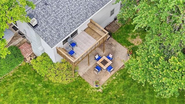 9010 W 104th Terrace, Overland Park, KS 66212