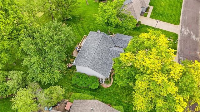 9010 W 104th Terrace, Overland Park, KS 66212