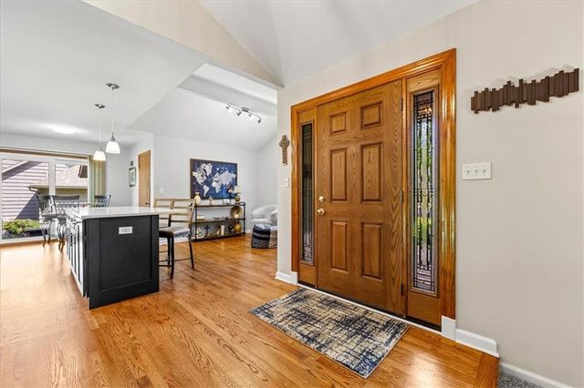 9010 W 104th Terrace, Overland Park, KS 66212