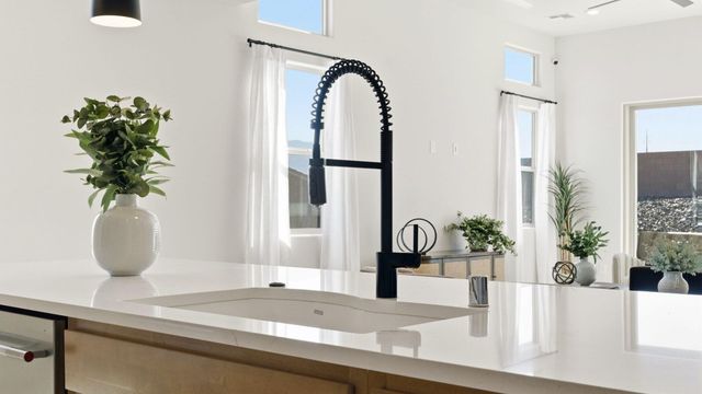 4183 Silver Springs Road NE, Rio Rancho, NM 87144