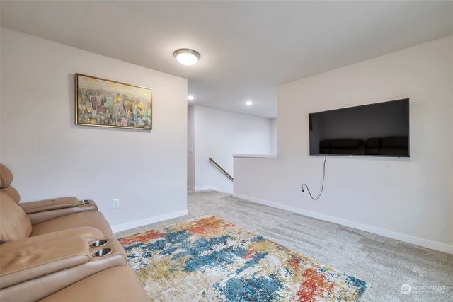 13307 Pines Lane E, Puyallup, WA 98374