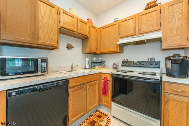 1316 Richmond Rd 316, West Milford Twp., NJ 07480