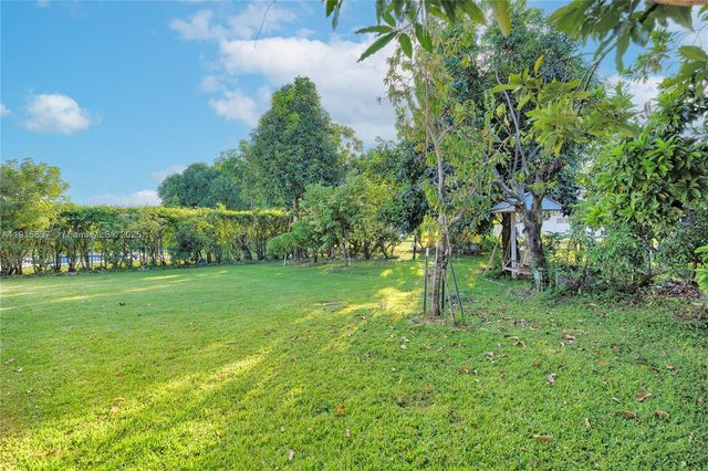 3462 Harness Cir, Wellington, FL 33449