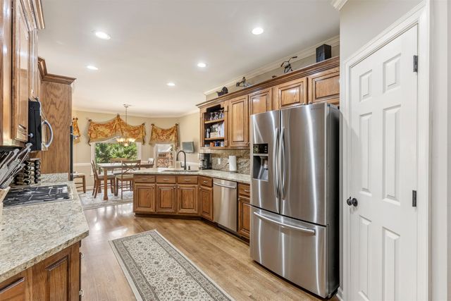 687 WINDY KNOLL CV, Collierville, TN 38017