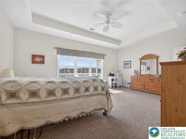 19 Glenmoor Circle, Easton, PA 18045