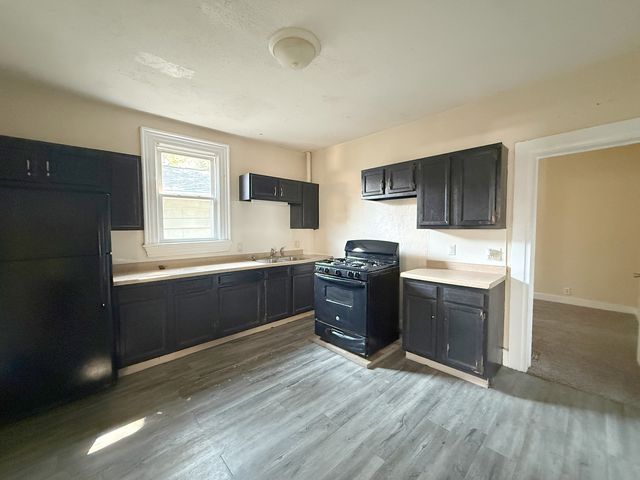 2218 6th Avenue, Rock Island, IL 61201
