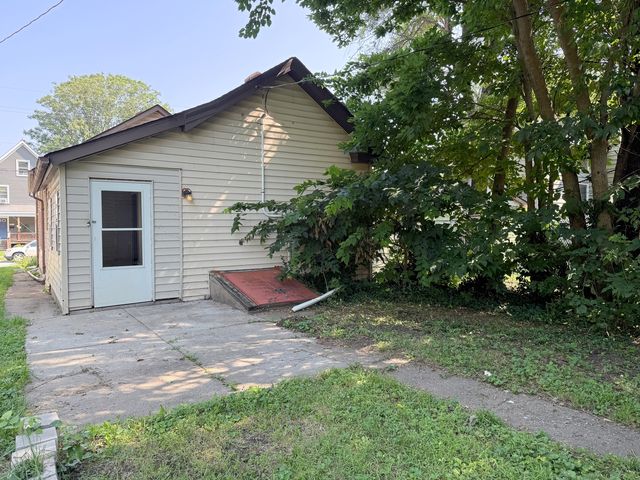 2218 6th Avenue, Rock Island, IL 61201
