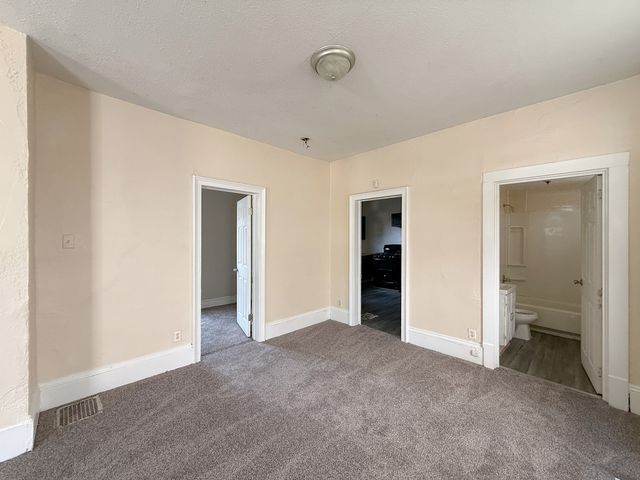 2218 6th Avenue, Rock Island, IL 61201