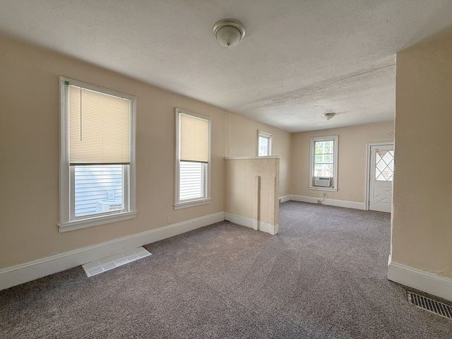2218 6th Avenue, Rock Island, IL 61201