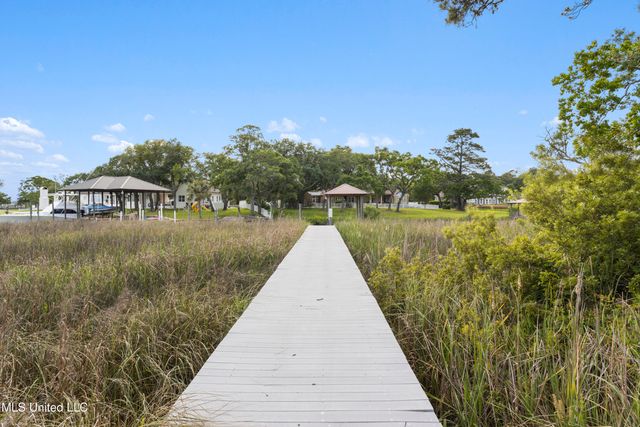 10745 Plantation Lane, Gulfport, MS 39503