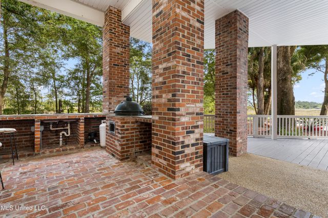 10745 Plantation Lane, Gulfport, MS 39503