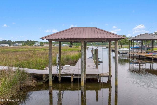 10745 Plantation Lane, Gulfport, MS 39503