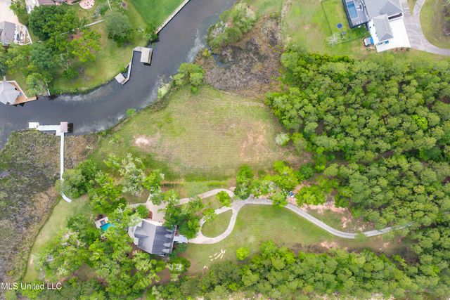 10745 Plantation Lane, Gulfport, MS 39503