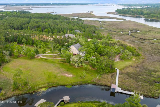 10745 Plantation Lane, Gulfport, MS 39503