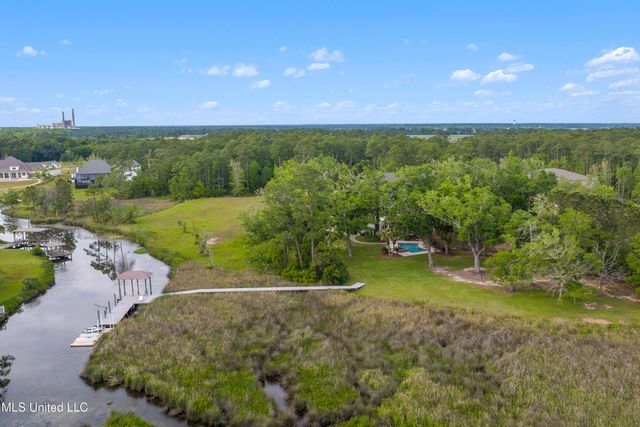 10745 Plantation Lane, Gulfport, MS 39503