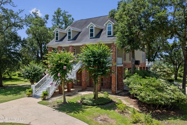 10745 Plantation Lane, Gulfport, MS 39503