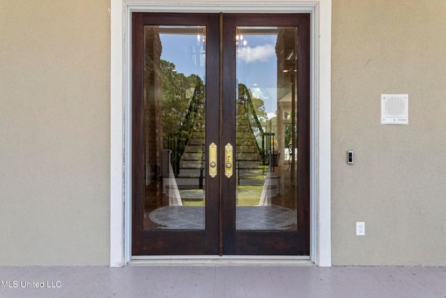10745 Plantation Lane, Gulfport, MS 39503