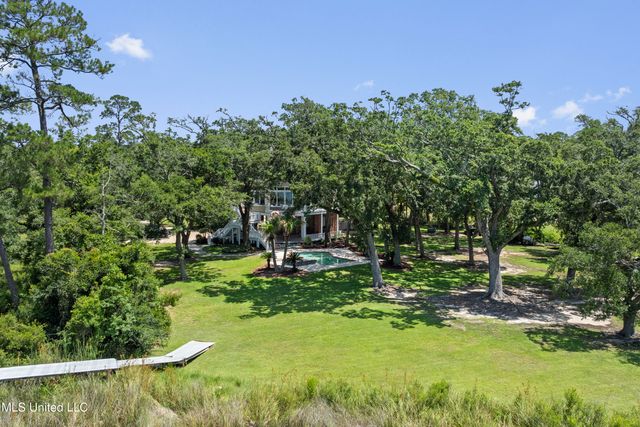 10745 Plantation Lane, Gulfport, MS 39503